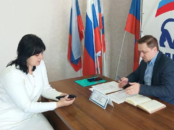 Выездной прием граждан прошел в Торезе