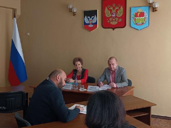 В Амвросиевкe прошел выездной прием граждан